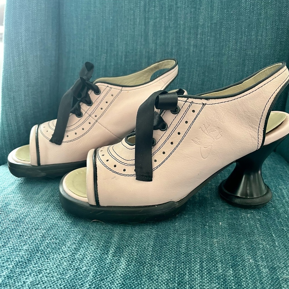 John Fluevog Pink Leather Shoes with Lace Up. Size 36.